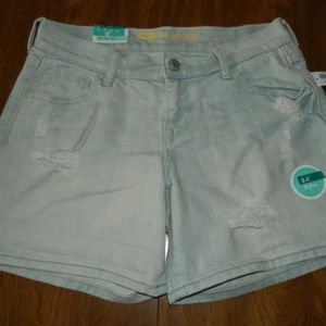 Old Navy Boyfriend 4 Light Wash Shorts NWT